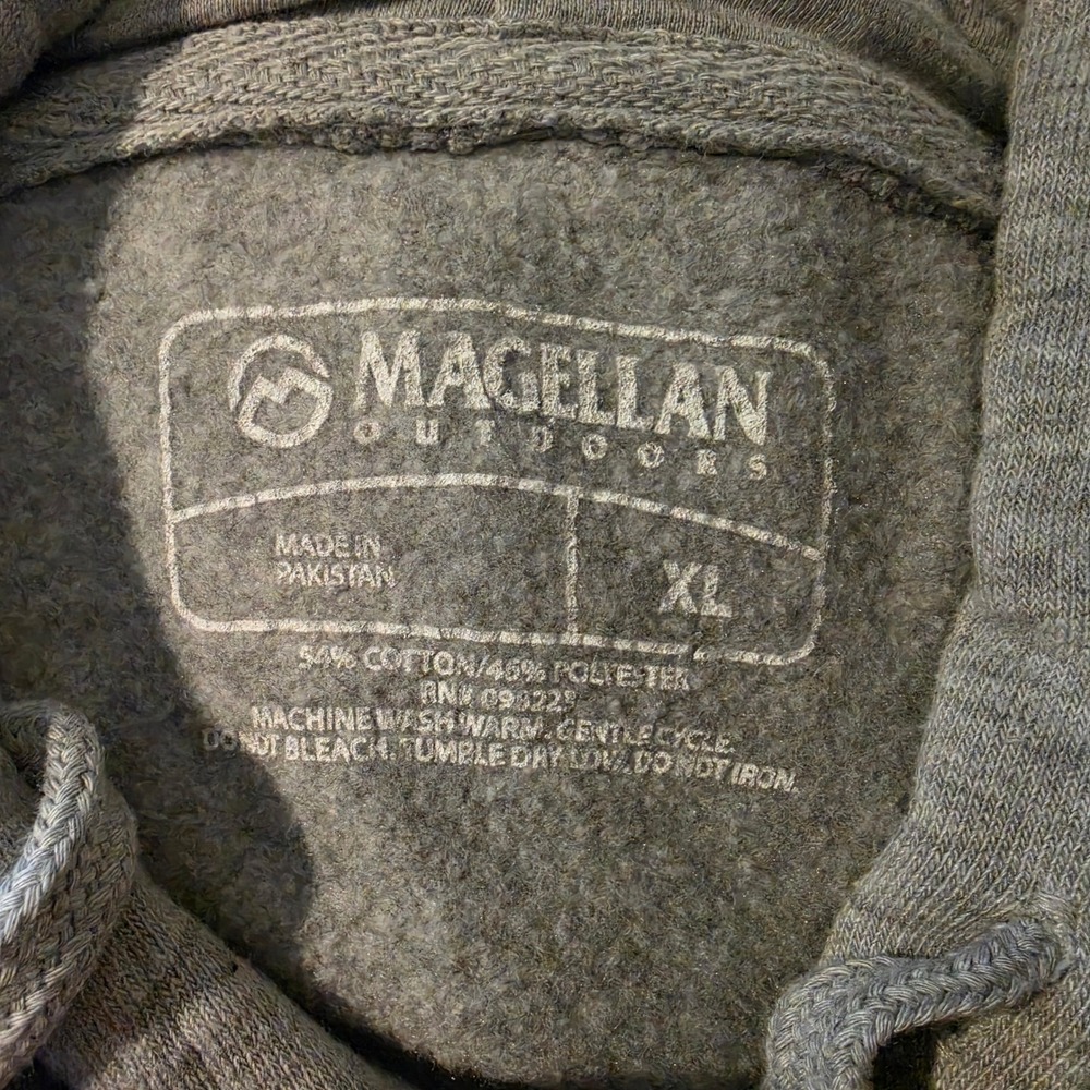 Magellan Outdoors Mens XL Gray Bass Fishing Graphic Pullover Hoodie Sweatshirt - Picture 4 of 7